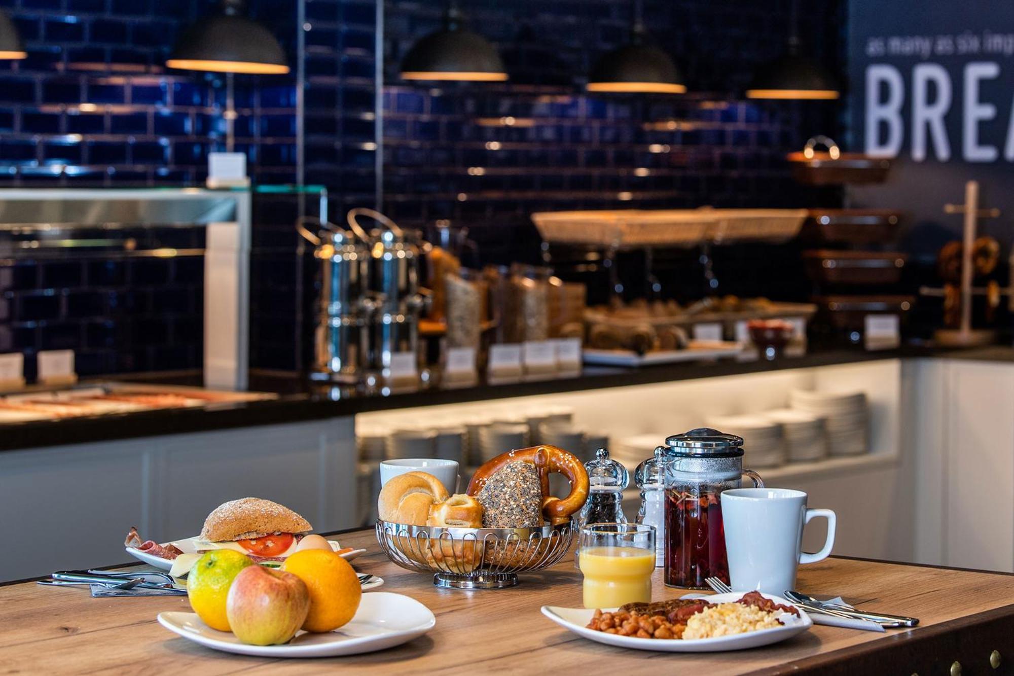 Premier Inn Luebeck City Stadtgraben Kültér fotó